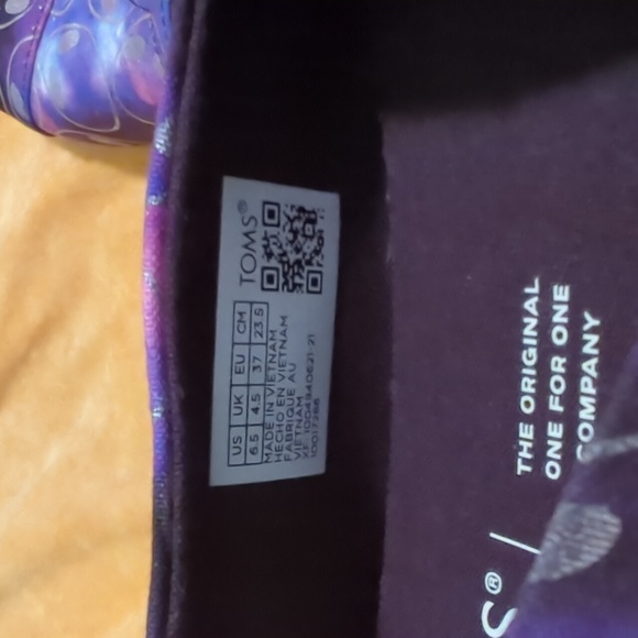 Toms - Picture 4 of 8